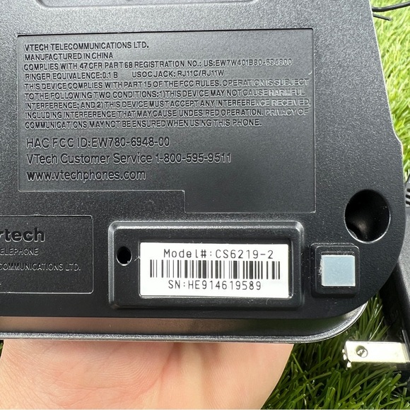 VTech Dect 6.0  CS6319-2 Single Line Cordless Phone 2 Handsets with Power Cords - Picture 5 of 8